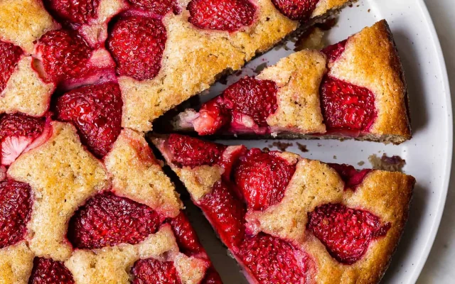 طرز تهیه کیک میوه‌ای رژیمی